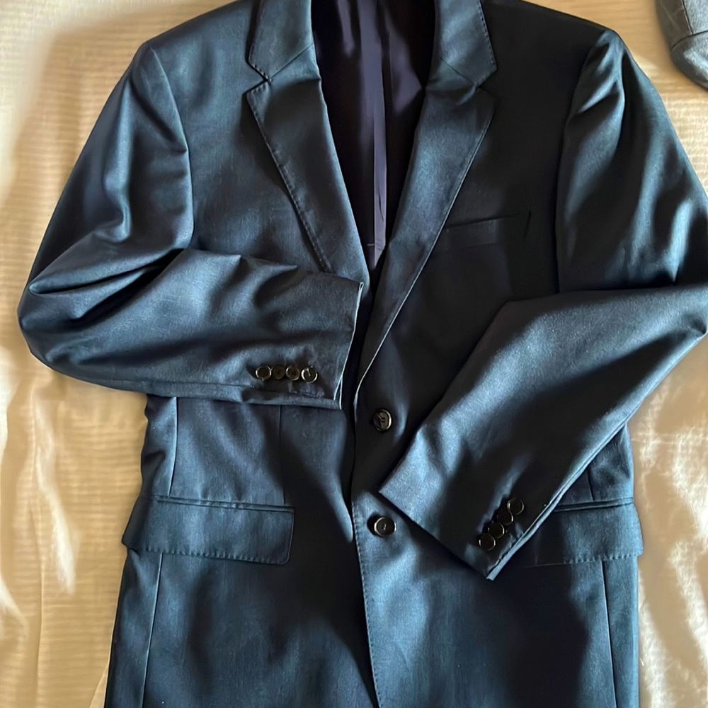 BOSS men’s silk and wool blazer.  US 38R.  Blue beautifully lined blazer.